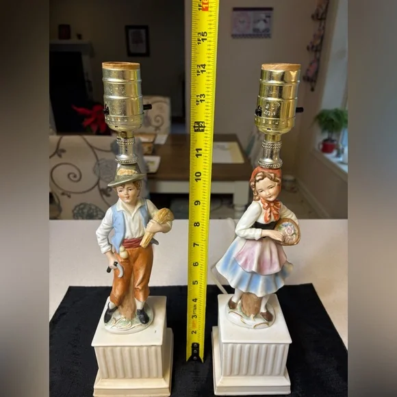Price Drop🔥🔥🔥Pair Of Vintage Figural Lamps - Picture 9 of 11
